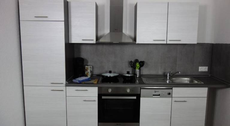 Apartment with terrace, garden & grill — photo 3