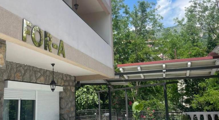 FOR-A Apartmani in Becici