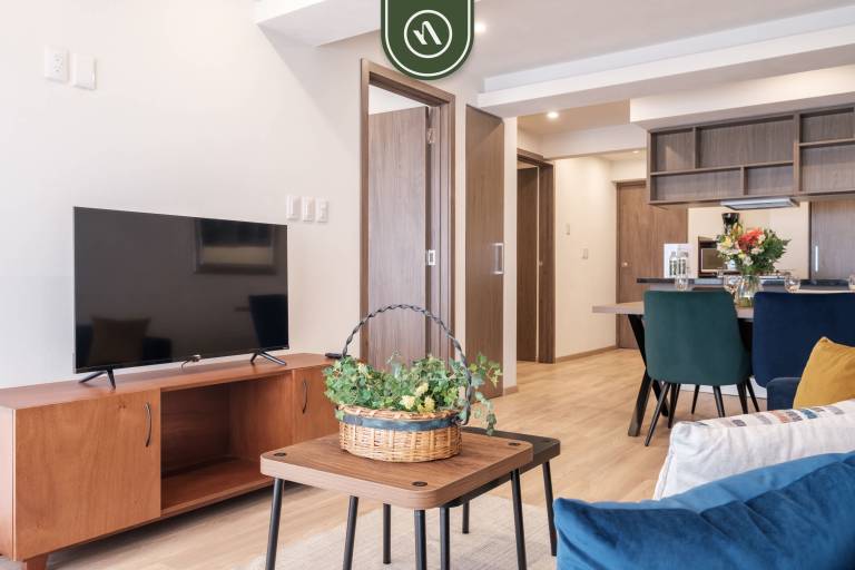 Amazing 2 BR Condo with Private Patio in Reforma