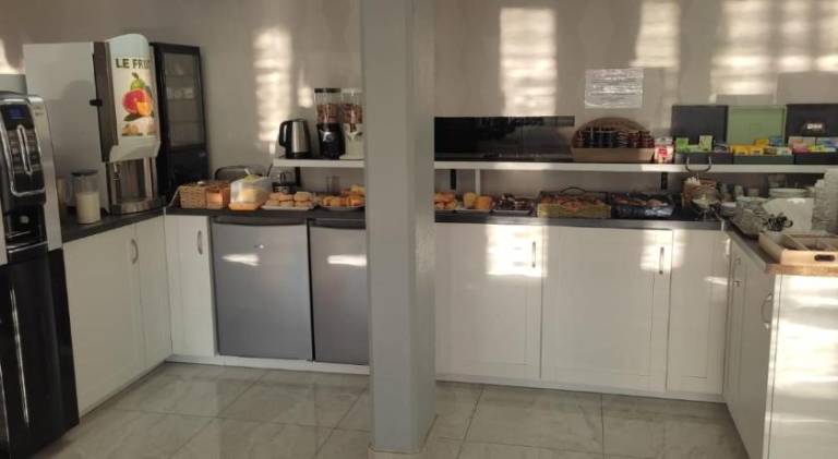 Contact Hotel Arc-En-Ciel - Renove — photo 3