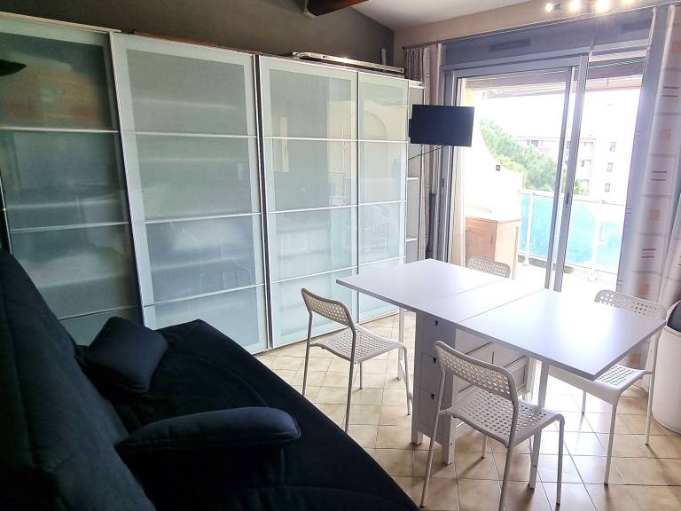 Holiday apartment with pool — photo 2
