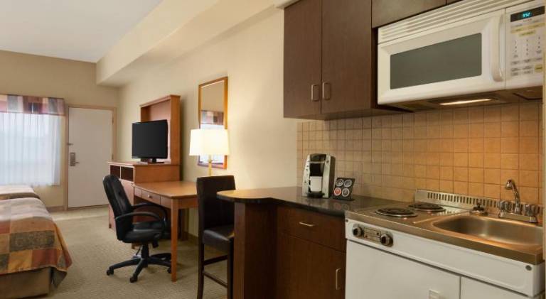 Ramada by Wyndham Drayton Valley — photo 5