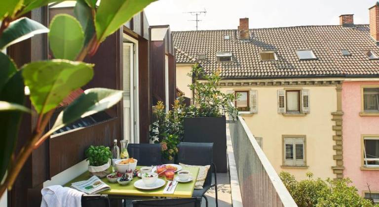 KonigsSCHLAF No3 - Die Große mit Balkon in der Konstanzer Altstadt — photo 3