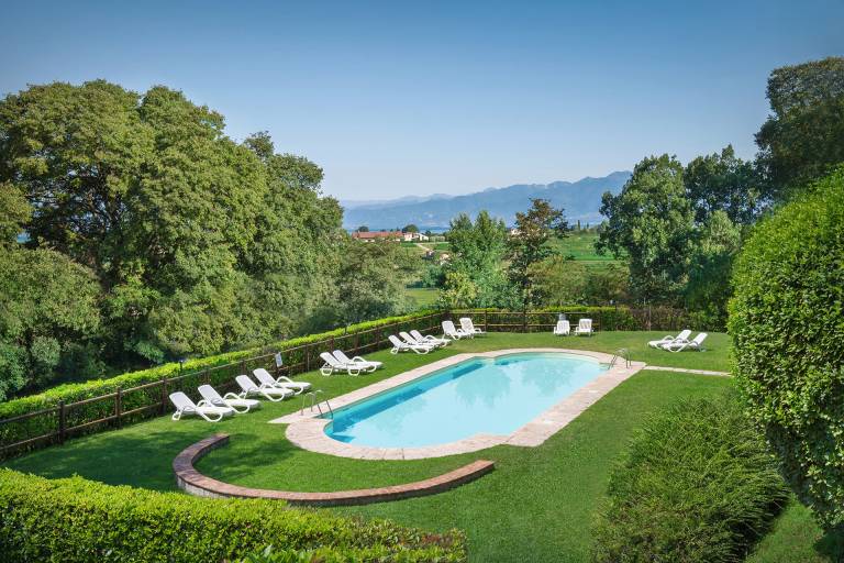 Fully equipped beautiful holiday apartment with yard, patio & pool | Pets are welcome — photo 3