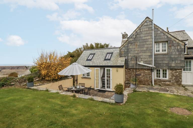 Cottage with garden | Beach view in Tintagel