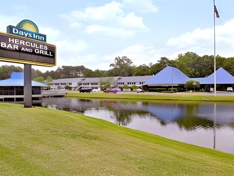 Days Inn by Wyndham Savannah Airport in Savannah, GA