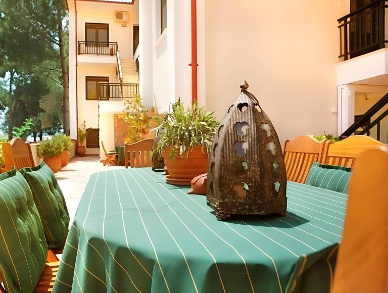 Holiday apartment with patio & grill | Close to the beach | Good for workation | Pet-friendly — photo 5