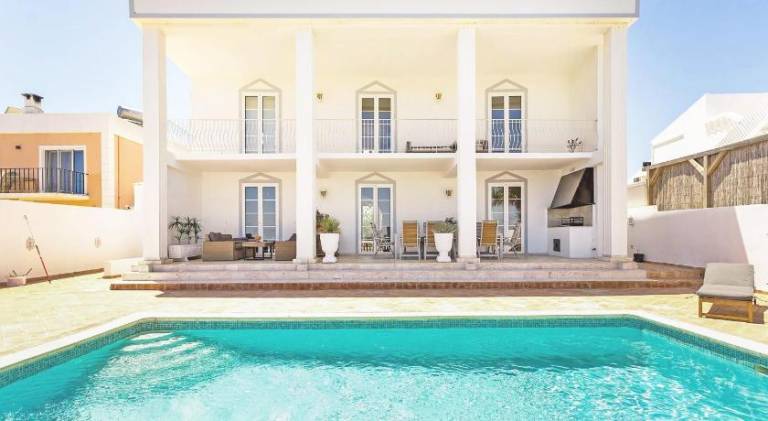 Villa with barbecue, private pool & patio — photo 4