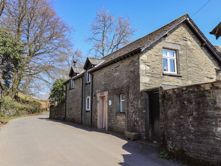 Child-friendly cottage with yard | Pets allowed — photo 3