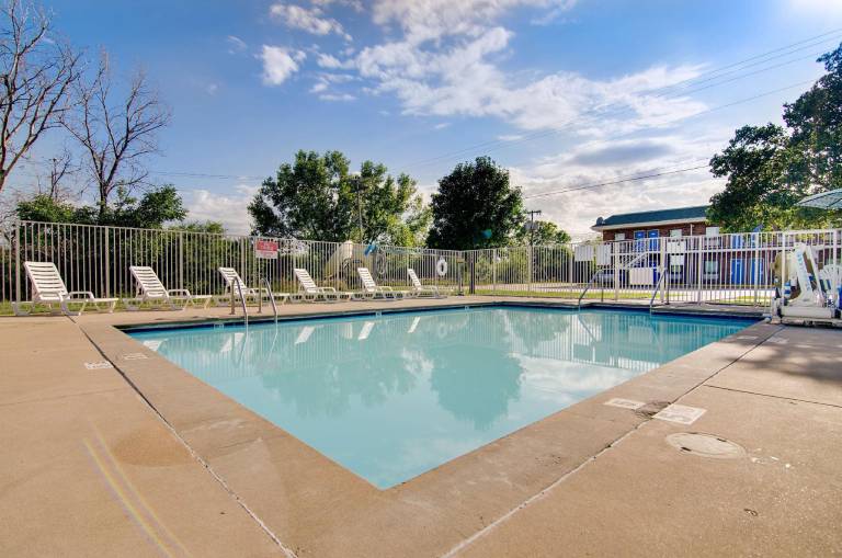Motel 6 Salina, KS — photo 4