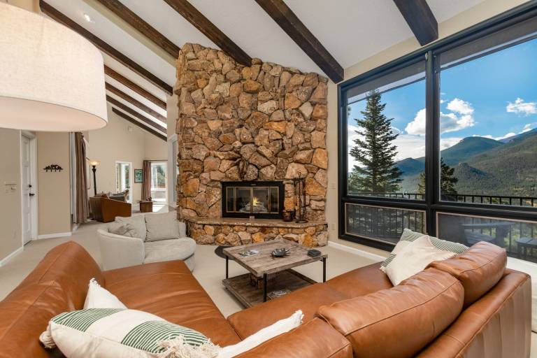 Child-friendly house with private pool & patio | Pets allowed — photo 5