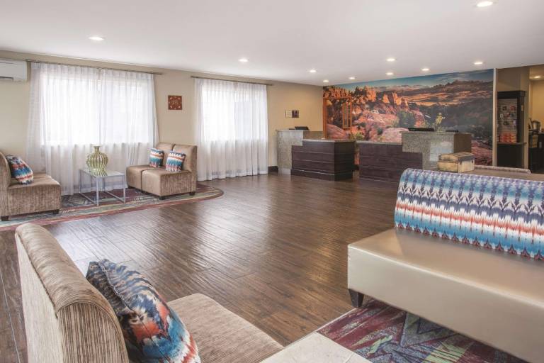 La Quinta Inn & Suites by Wyndham Moab — photo 2