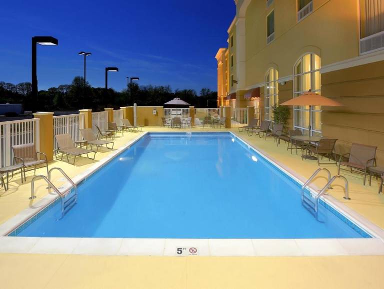 Hampton Inn & Suites Scottsboro — photo 3
