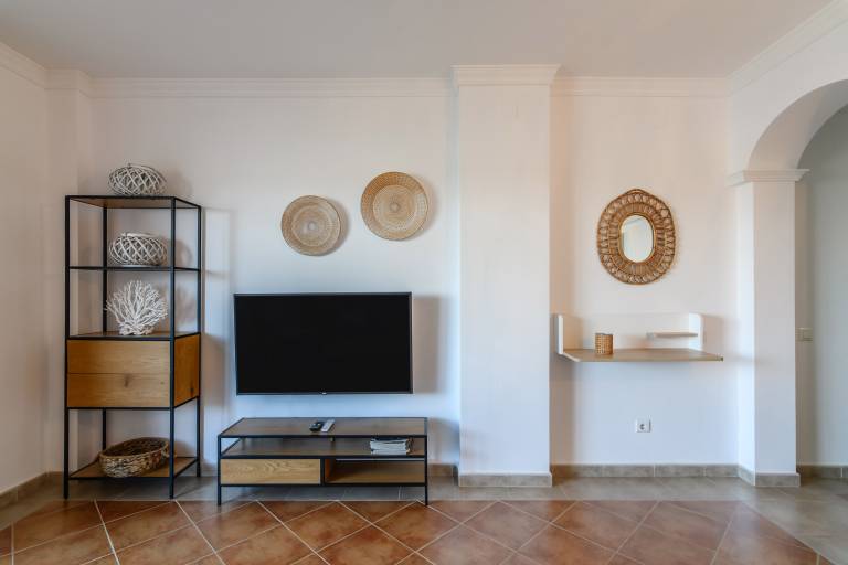 Fully equipped beautiful holiday apartment with patio & pool | Close to the beach | Pet-friendly — photo 5