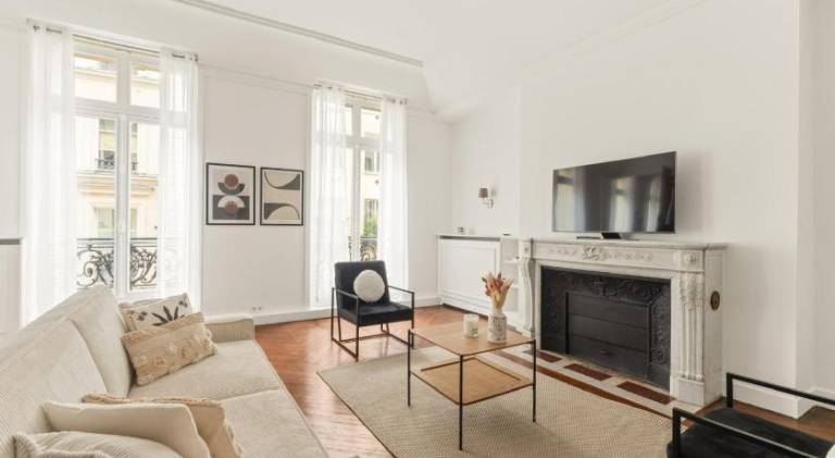 180m2 Haussmann 4BR 3 Bath Golden Triangle Champs Elysees & Opera — photo 2