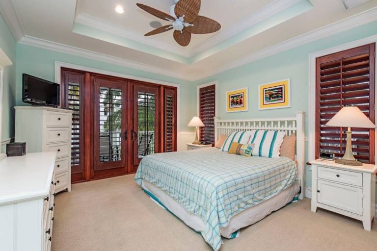 Old Naples Beach House — photo 3