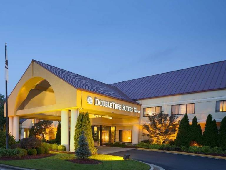 DoubleTree Suites by Hilton Cincinnati - Blue Ash in Sharonville, OH