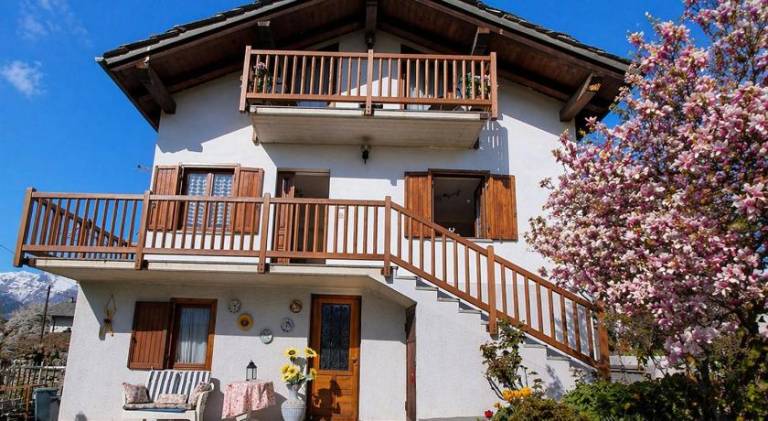 Villa with 2 rooms for 5 persons in Aosta