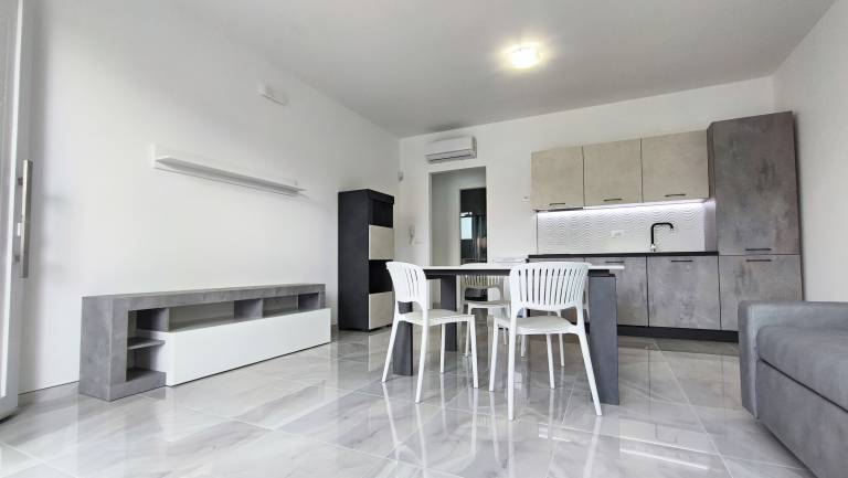 Apartment with patio | City view — photo 5