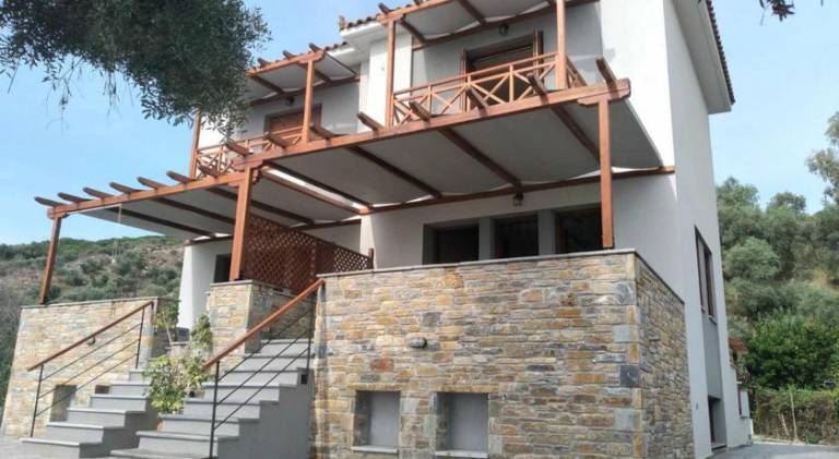 Villa with terrace, garden & barbeque in South Pelion