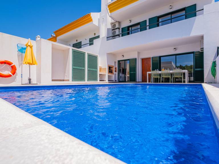 House with private pool, yard & barbecue — photo 3