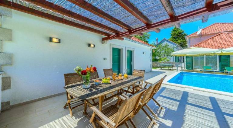 Villa with pool — photo 3