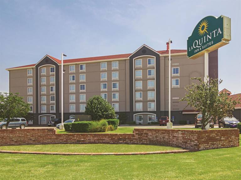 La Quinta Inn & Suites by Wyndham Oklahoma City - NW Expwy in Oklahoma City, OK