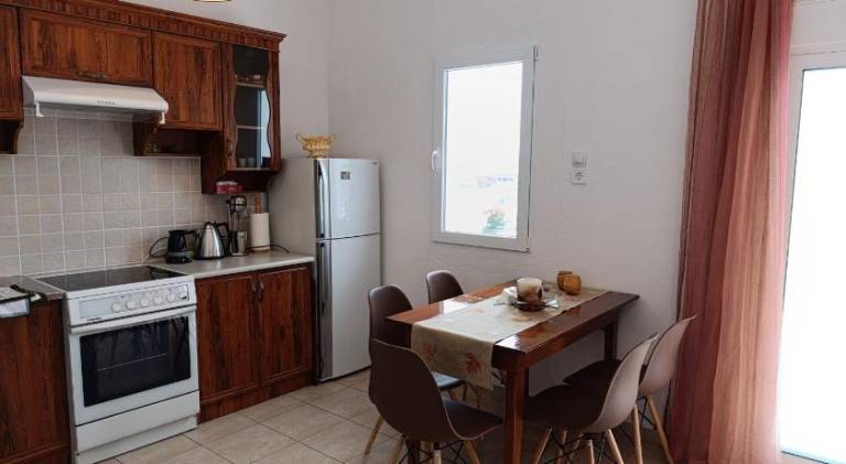 Apartment with patio — photo 5