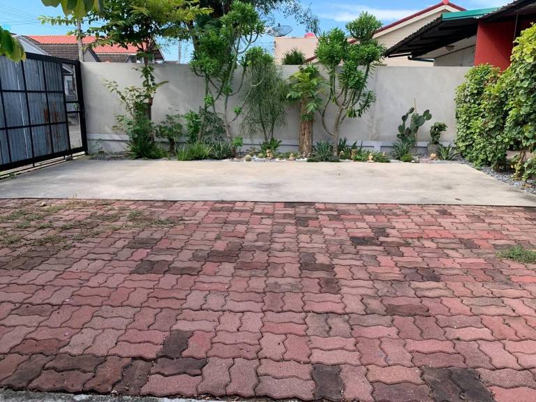 House with yard — photo 4