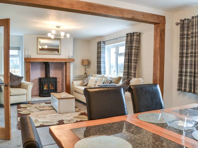 Cottage with yard & jacuzzi | River view — photo 2
