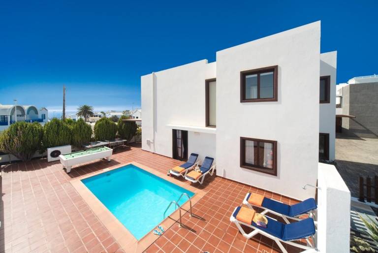 Villa Tías