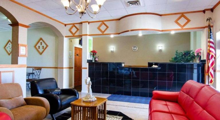 Rodeway Inn & Suites Emporia — photo 4
