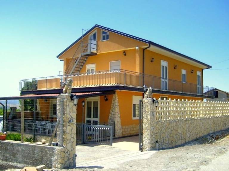 Casa Lentini