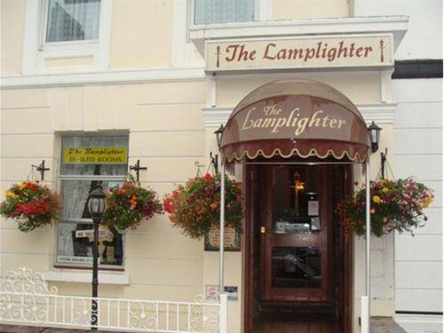LAMPLIGHTER GUESTHOUSE — photo 2