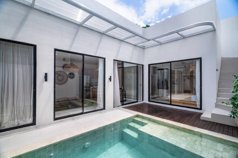 Villa with pool, jacuzzi & patio in Canggu