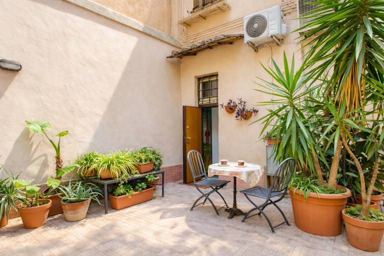 Rental apartment with patio | Close to Colosseum | Pet-friendly — photo 4