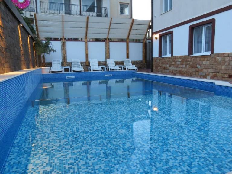 Wonderful vacation home with jacuzzi, barbeque & yard | Pet-friendly — photo 4