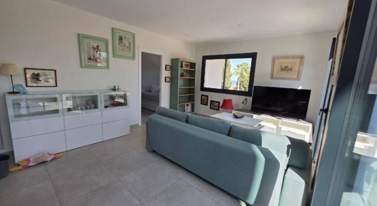 Holiday apartment with pool — photo 4