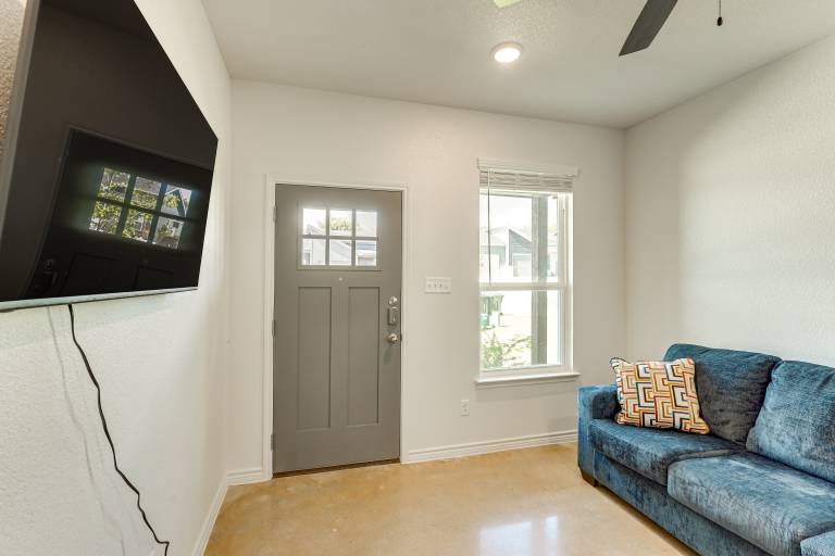 2 Mi to Downtown Temple: Newly Built Townhome! — photo 4