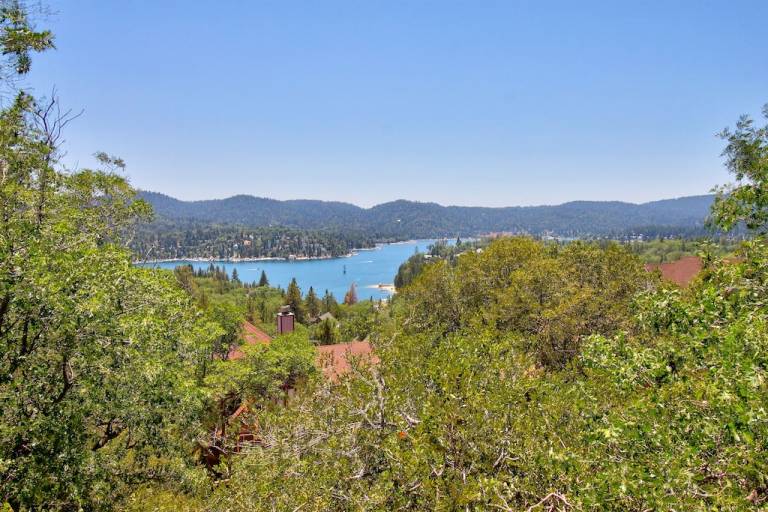 House Lake Arrowhead