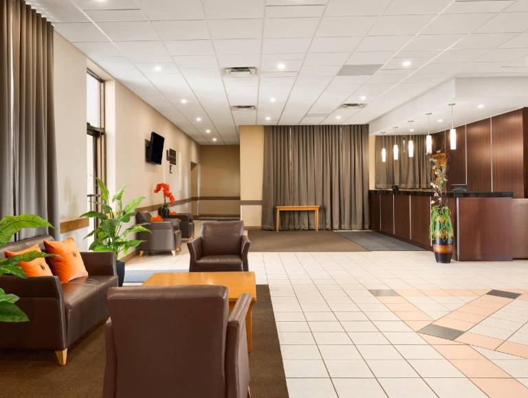 Travelodge by Wyndham Edmonton West — photo 5