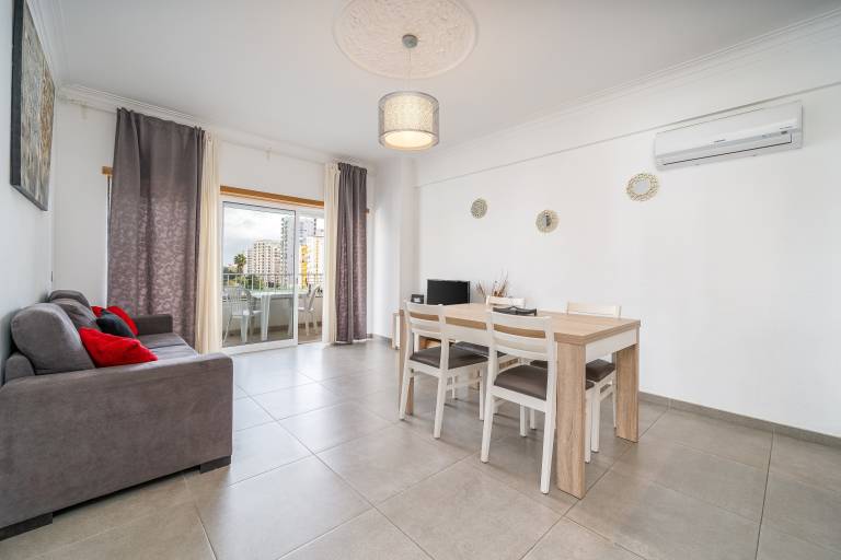 Apartment with fast internet, pool & patio | City view | Next to the beach | Dogs allowed — photo 3