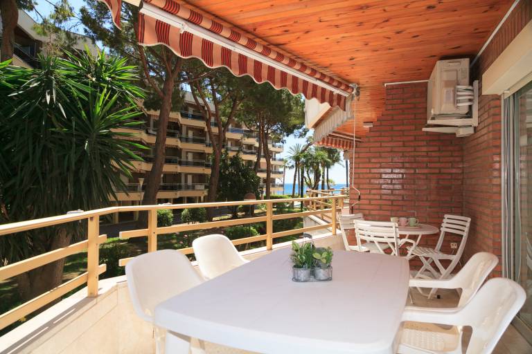 Holiday apartment with terrace & pool | Beach nearby | Pets allowed — photo 2