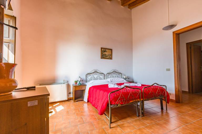 Room 'Dello Acatapano' with Balcony — photo 5