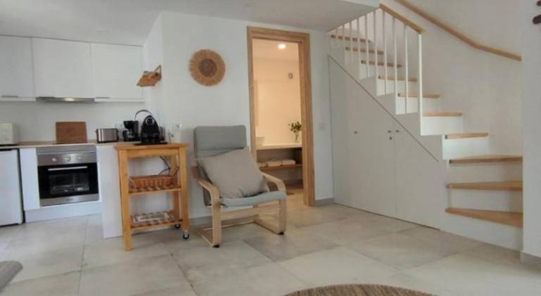 Apartment with pool — photo 2