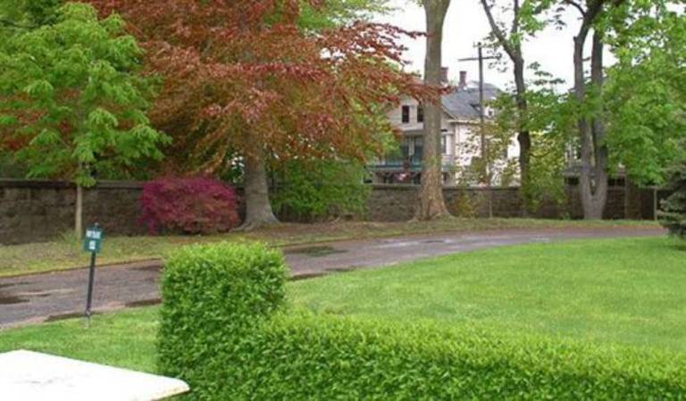 Bed and breakfast  Newport