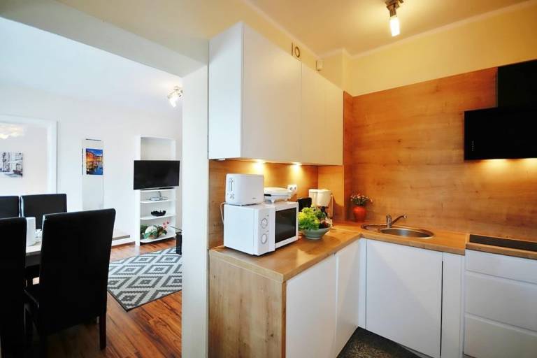 Family-oriented rental apartment with garden & barbecue | Sea view | Beach nearby | Pet-friendly — photo 3