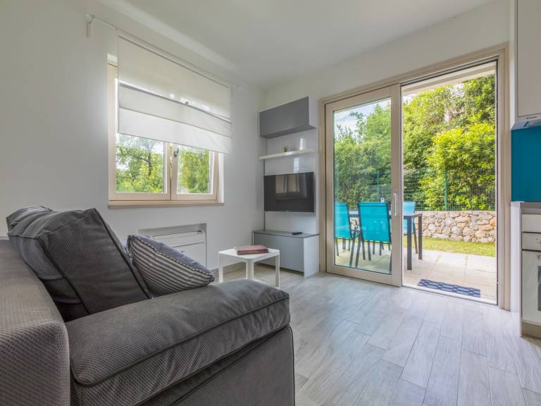 Rental apartment with patio | Garden view — photo 2