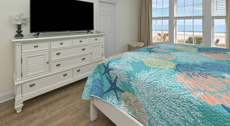 Vacation home with pool | Beach nearby | Pet-friendly — photo 2