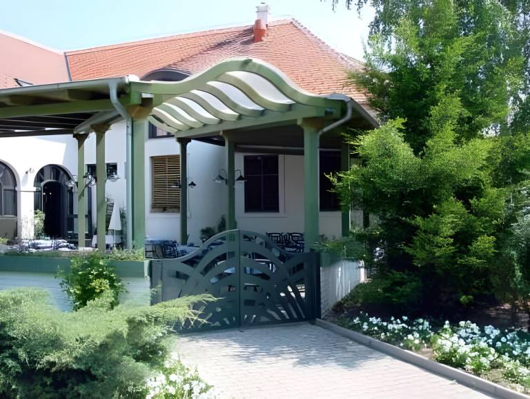 Tornacos Hotel - Hegyko in Sopron